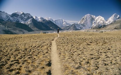 VIstas de los montes Kala Pattar, Thamserku y Tawoche, en la región de Solu Khumbu, en Nepal.