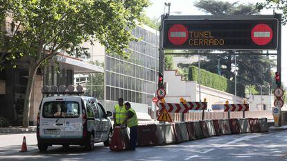 Tunel de María de Molina cerrado por obras.
 