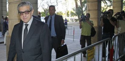 El presidente de Unicaja, Braulio Medel, en los juzgados sevillanos cuando compareció ante la juez Alaya en 2014.