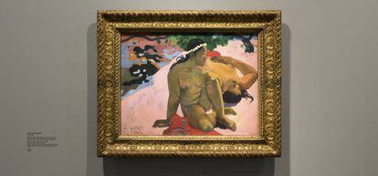 Cuadro '¿Qué, estás celosa?' de Gauguin en la Fundación Louis Vuitton de París.