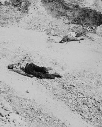 Civiles muertos tras el paso de Yagüe por Badajoz.