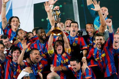 Los jugadores del Barça celebran el título del Mundial de Clubes en 2009.