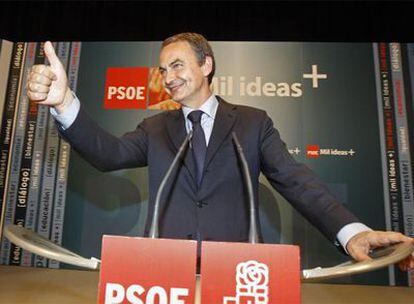El presidente José Luis Rodríguez Zapatero, en una conferencia en el Círculo de Bellas Artes.