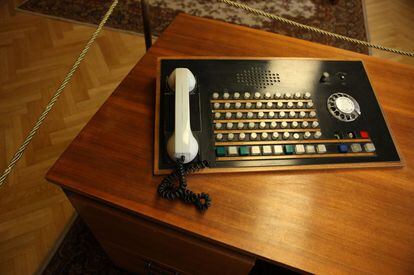 Fotografía de la centralita telefónica que tenía en su despacho el máximo responsable de la Stasi, Erich Mielke.