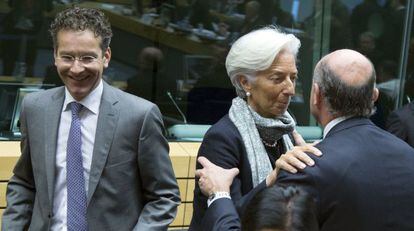 El presidente del Eurogrupo, Jeroen Dijsselbloem, la directora del FMI, Christine Lagarde y el ministro espa&ntilde;ol de Econom&iacute;a, Luis de Guindos