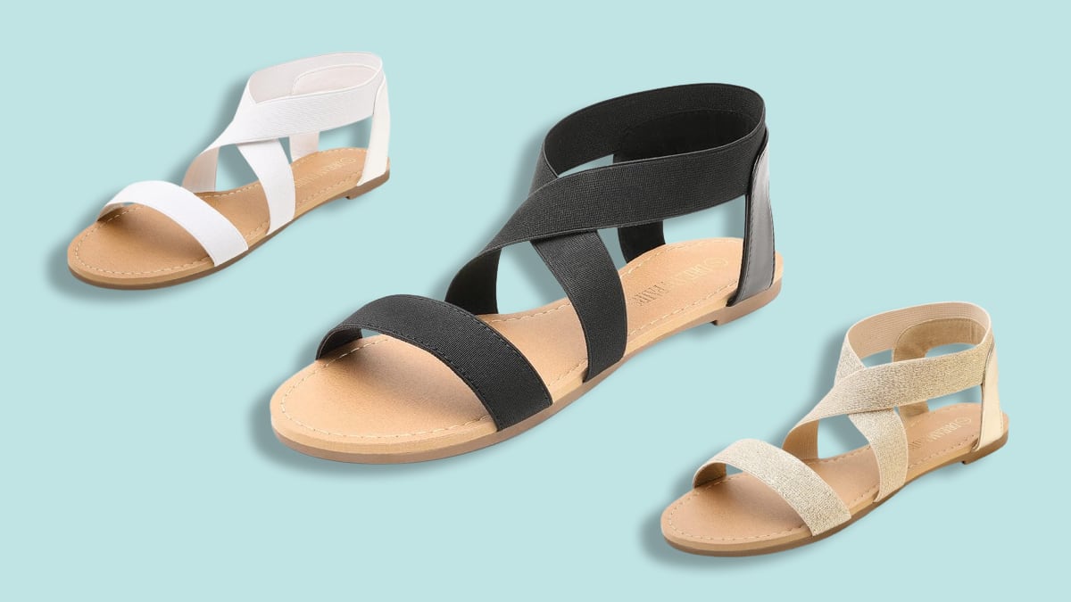 Fichamos las sandalias planas más cómodas del verano: con tiras elásticas y en tres colores