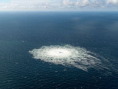 Salida del gas natural de las tuberías del Nord Stream cerca de la isla danesa de Bornholm, en el mar Báltico, el 27 de septiembre.