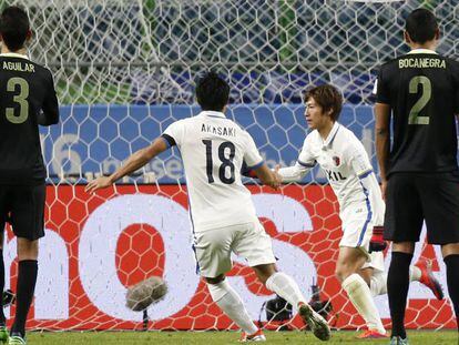 Los jugadores del Kashima festejan un gol ante el Atlético Nacional.