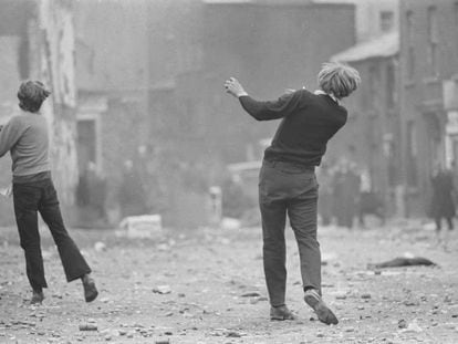 Manifestaciones anticatólicas en Irlanda en 1969, de Gilles Caron.