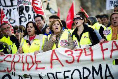 Trabajadores de Cemex durante la manifestación en Toledo para defender el derecho al "empleo". EFE/Archivo