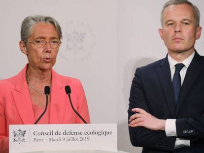 La ministra de transporte francesa, Elisabeth Borne, y el de Medio Ambiente, Francois de Rugy, en una rueda de prensa.