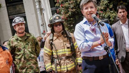 La alcaldesa de Bogotá, Claudia López, durante la última edición del simulacro distrital de evacuación, el 4 de octubre de 2022.