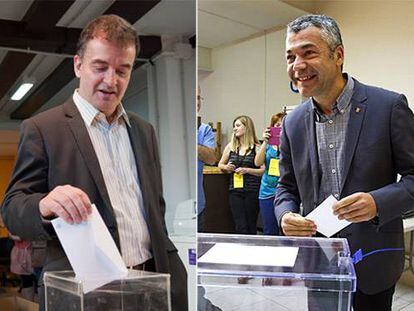 Alfred Bosch, a la izquierda, y Oriol Amorós, votando esta mañana.