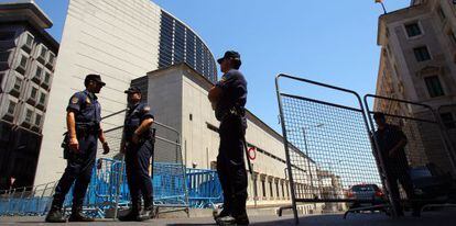 Dispositivo policial instalado desde el mes de junio alrededor del Congreso.