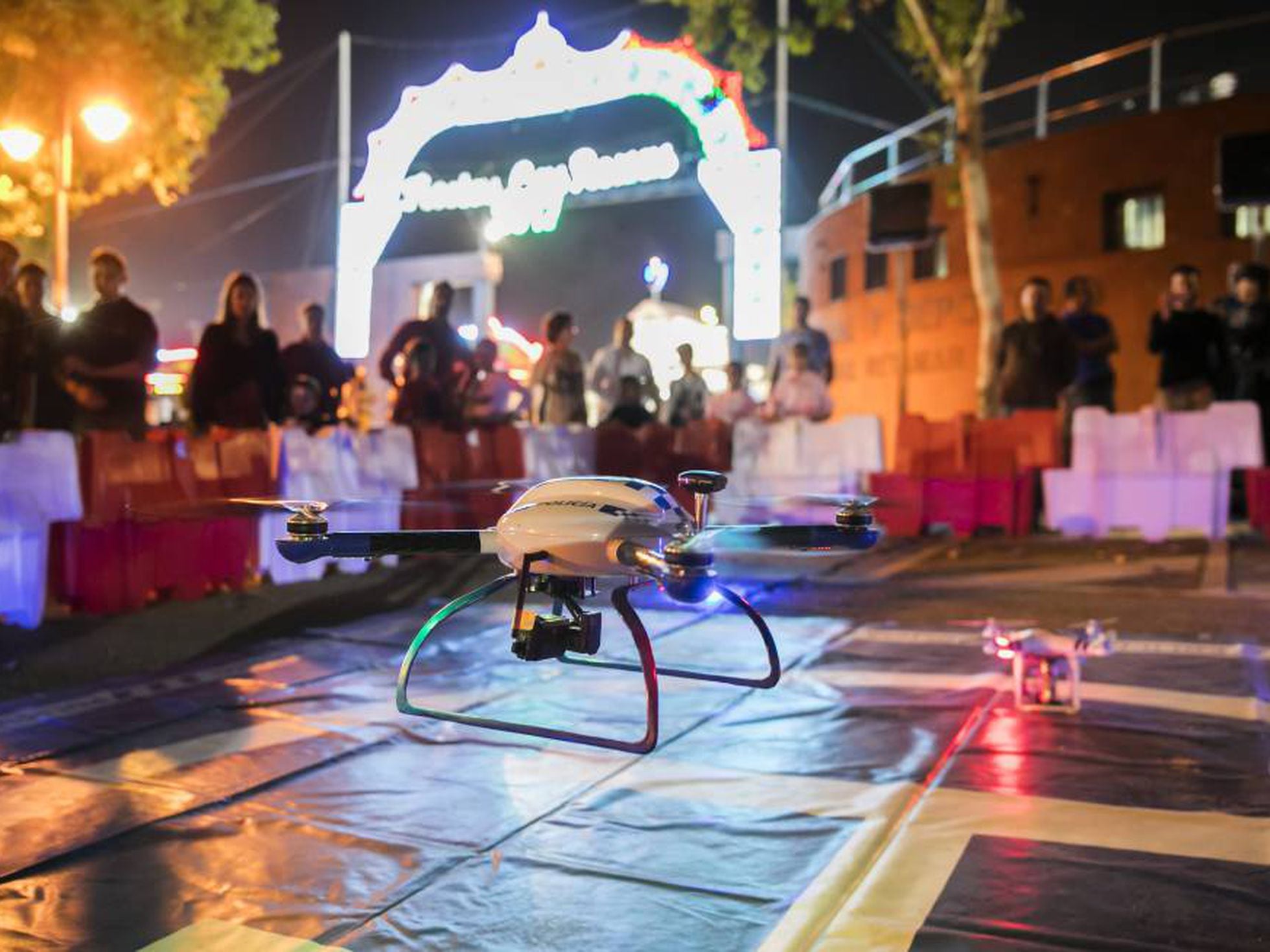 ética Disciplina Adecuado Dos drones vigilan las fiestas de Las Rozas | Madrid | EL PAÍS