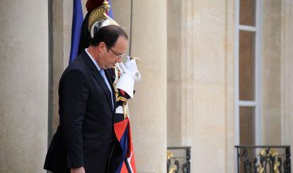 François Hollande, presidente de Francia, ha anunciado su decisión de separarse de Valérie Trierweiler.