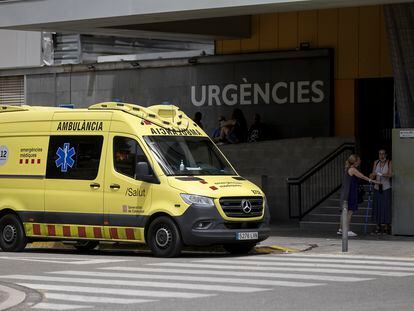 Una ambulancia de emergencias médicas, en una imagen de archivo.