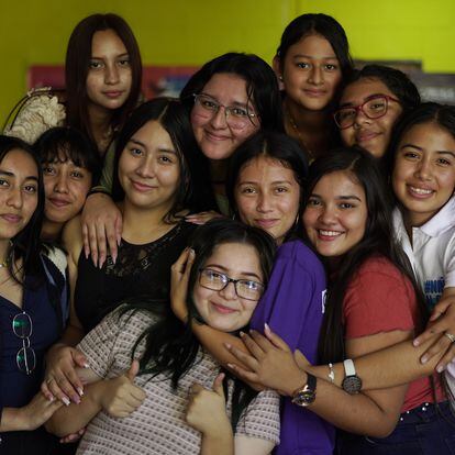 La capacitación de Mariposas Rojas para mujeres jóvenes en el departamento de Chalatenango, en El Salvador