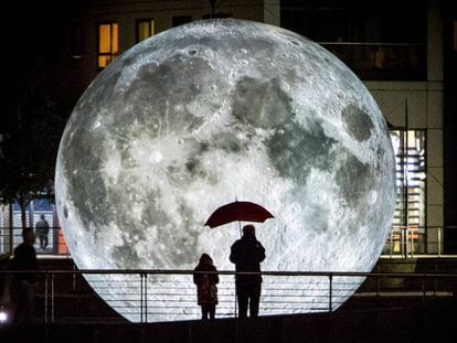 La instal·lació de Luke Jerran, 'Museum of the moon', que es projectarà al Dhub.