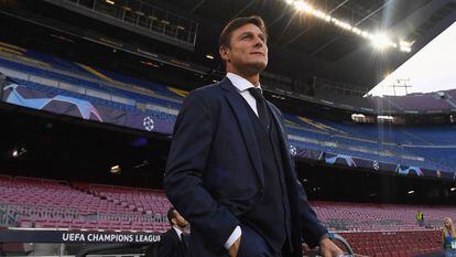 Javier Zanetti, en el Camp Nou durante el entrenamiento del Inter el 1 de octubre