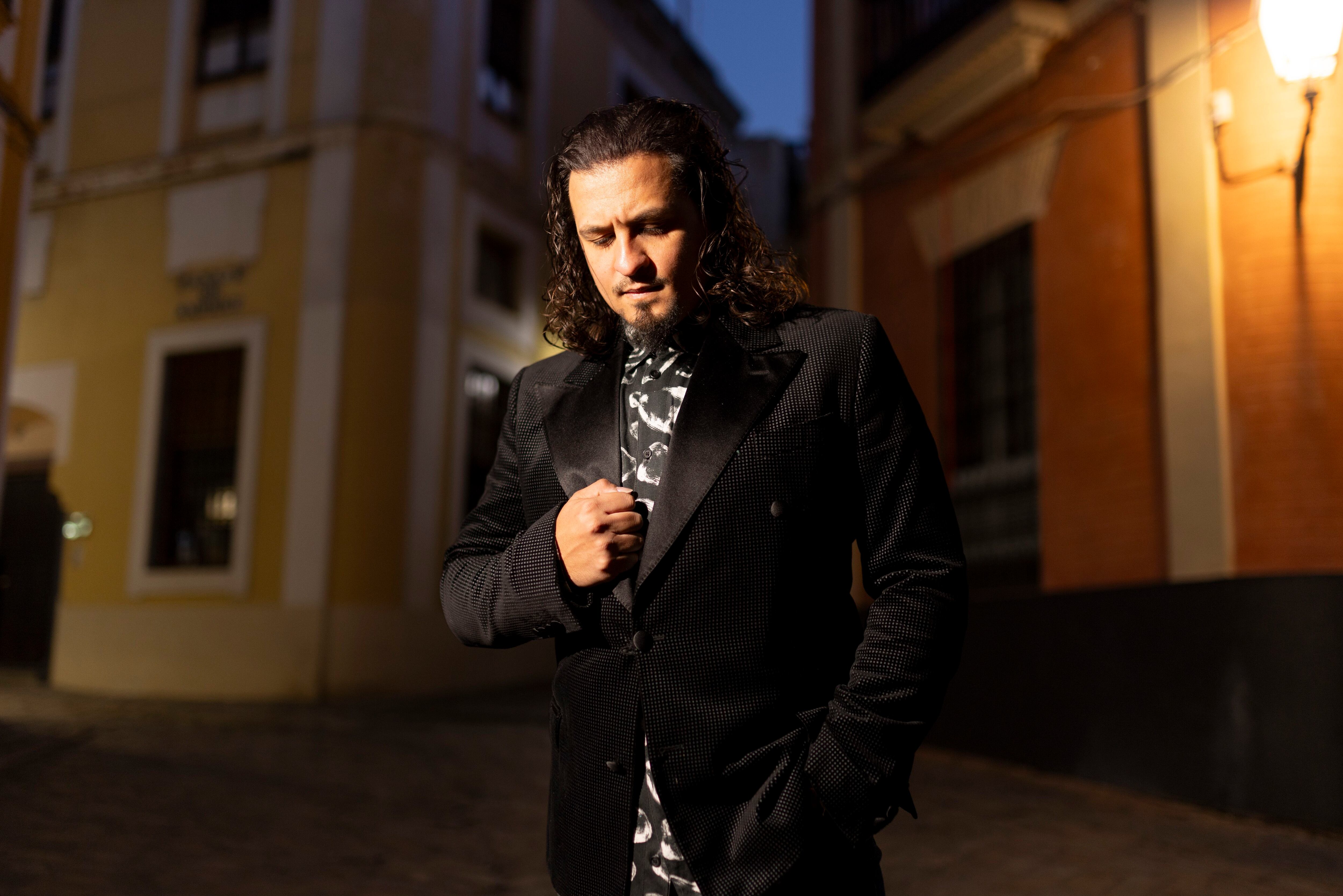 Farru, bailaor: “Falta innovar desde la afición y el estudio del flamenco”
