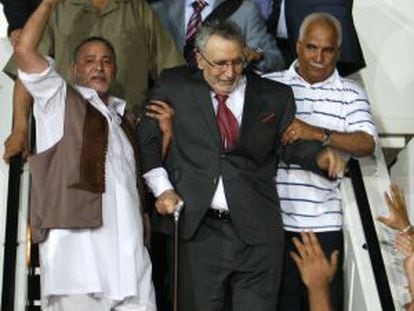 Fotografía de Abdelbaser Ali Mohmet al-Megrahi, cuando llegó a Trípoli el 20 de agosto de 2009.
