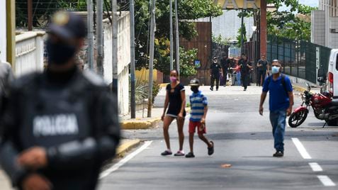 Fuerzas de seguridad de Venezuela este domingo. En vídeo, declaraciones de Néstor Reverol y Diosdado Cabello.