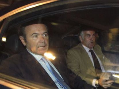 P&iacute;o Garc&iacute;a Escudero acompa&ntilde;a a Luis B&aacute;rcenas el d&iacute;a en el que el Supremo pidi&oacute; el suplicatorio para investigar al tesorero del PP.