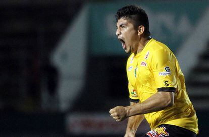 El delantero Ulises Briceño durante un partido de liga