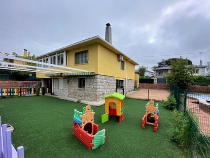 Parque y zonas exteriores de una escuela infantil de Madrid, cerrada a causa del coronavirus.