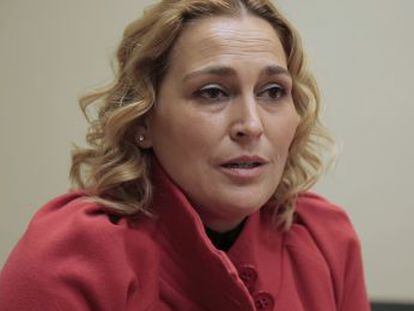La cabo María de las Camelias López, de 41 años, expulsada por trastorno psíquico y víctima de violencia de género y acoso laboral, reclama su derecho a una pensión