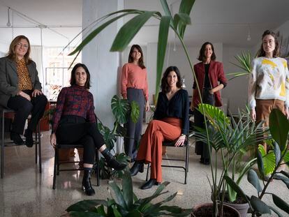 Las socias fundadoras de Cierto estudio Carlota de Gispert, Marta Benedicto, Clara Vidal, Anna Llonch, Lucia Millet e Ivet Gasol.