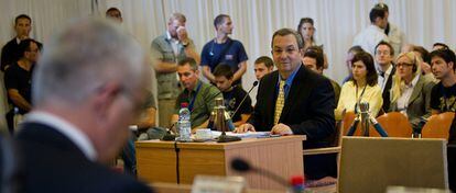 El ministro de defensa israelí, Ehud Barak, testifica ante la comisión de investigación sobre el asalto a la flotilla.
