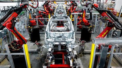 Cadena de montaje de la factoría de Tesla en Texas. 