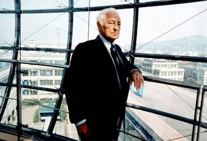 Gianni Agnell posa en Milán en 1999, cuando tenía 78 años.