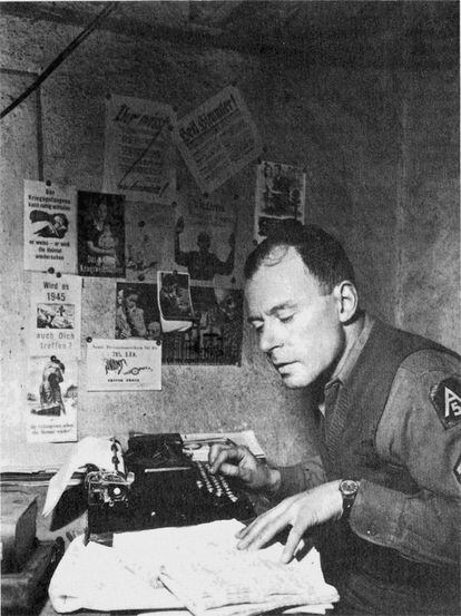 Klaus Mann en 1944, como sargento del 5º Cuerpo del Ejército estadounidense en Italia.