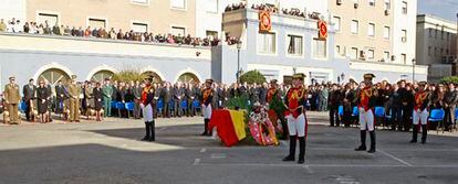 El féretro con los restos mortales del guardia civil Raúl Centeno durante el funeral que se ofició en la sede de la Dirección General del instituto armado.