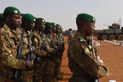 Tropas malienses este domingo en una base militar en Gao.