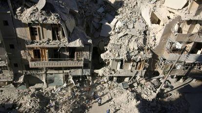 Una casa bombardeada en las inmediaciones de Alepo (Siria).
