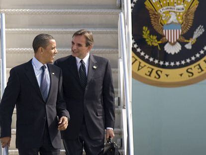 Barack Obama y el ex embajador estadounidense en México, Carlos Pascual, en una foto de archivo.