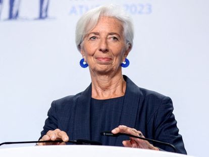 La presidenta del BCE, Christine Lagarde, tras su última rueda de prensa, en Atenas.