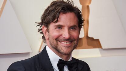 Bradley Cooper, en la alfombra roja de los Oscar de 2022.