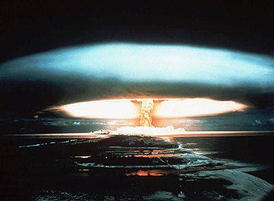 Explosión nuclear en el atolón de Mururoa, en la Polinesia francesa, en 1971.