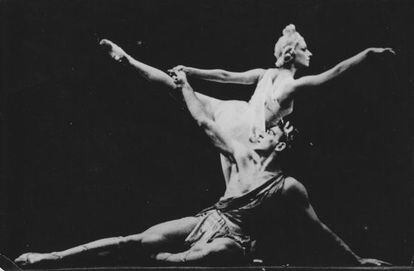 Alicia Alonso y André Eglevsky en 'Apolo Musageta', de George Balanchine.