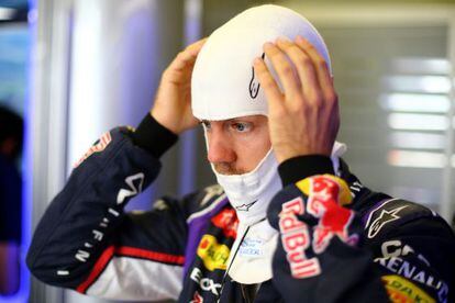 Vettel se prepara para un entrenamiento.