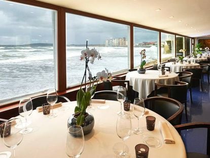 Comedor del Real Balneario de Salinas (Asturias). 