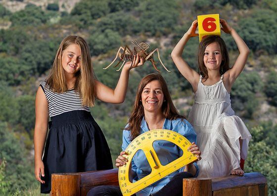 Carolina y Olivia, de 10 y 6 años respectivamente, son las hijas de Florencia Montes, profesora de ciencias, inglés y artes plásticas en Madrid.