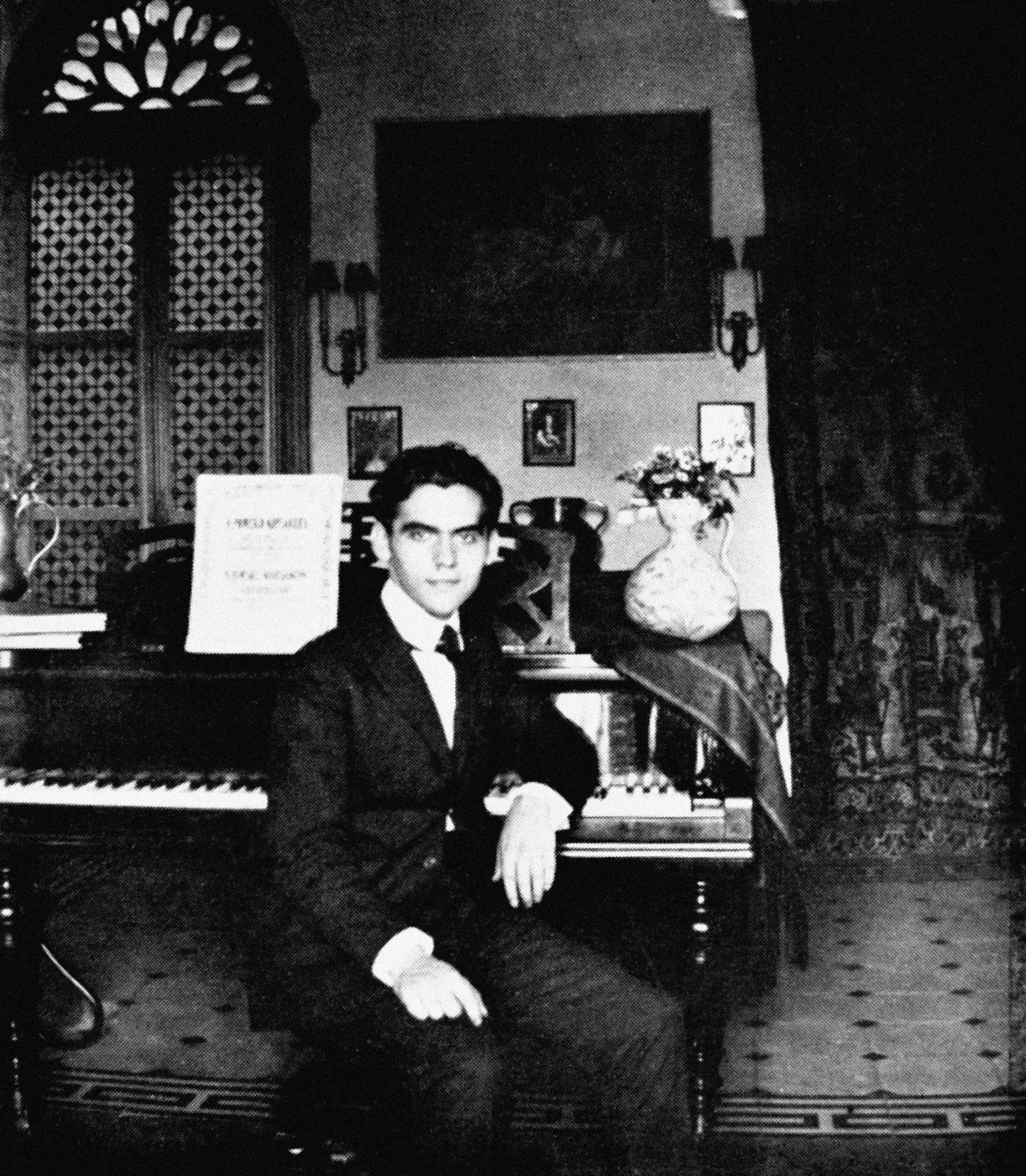 Federico García Lorca, retratado en 1919, cuando tenía 20 años.