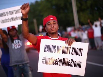 Protesta en Misuri tras la muerte del adolescente negro Michael Brown 