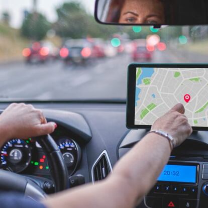 Así se ‘cuela’ la DGT en los navegadores y los móviles de los conductores